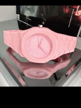 Pink Silicone Women's Fashion Watch